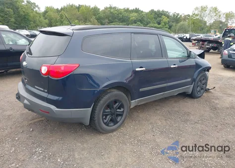 2011 Chevrolet Traverse Ls z USA, uszkodzony, nr VIN 1GNKVEED6BJ153523